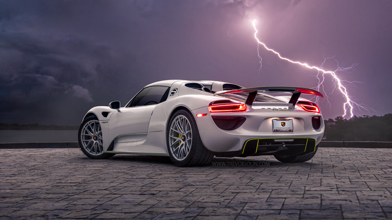 Illustration for article titled Your Ridiculously Awesome Porsche 918 Spyder Wallpapers Are Here